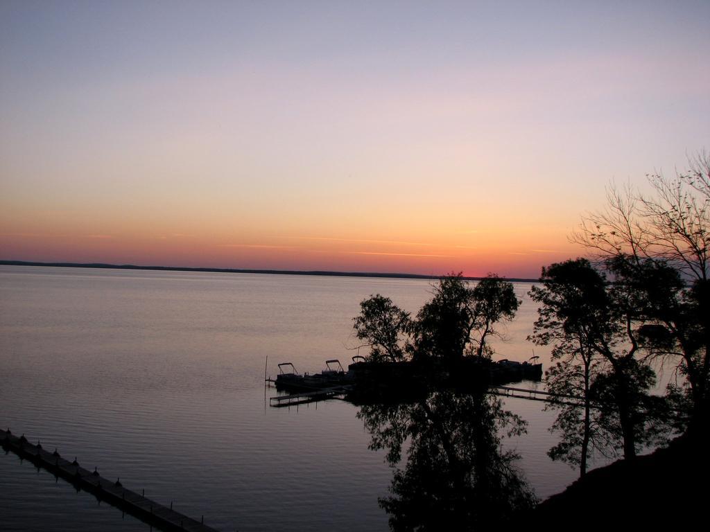 Beachfront Hotel Houghton Lake Dış mekan fotoğraf